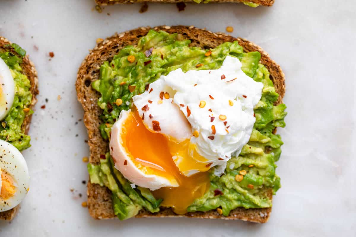 Avocado-Toast-with-Egg-8