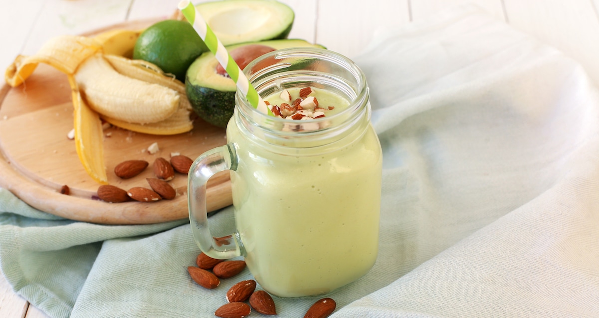 banana-avocado-smoothie-glass-jar
