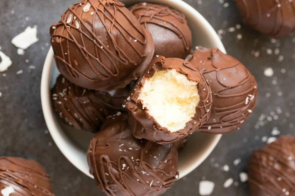 chocolate-coconut-balls-1024x683