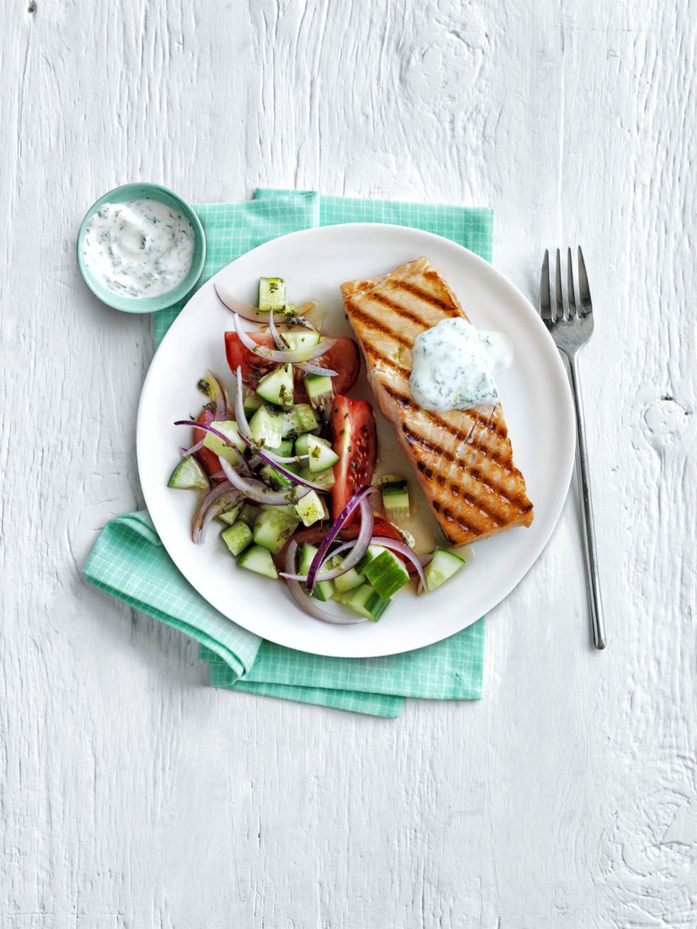 gallery-1462765837-grilled-salmon-with-tzatziki