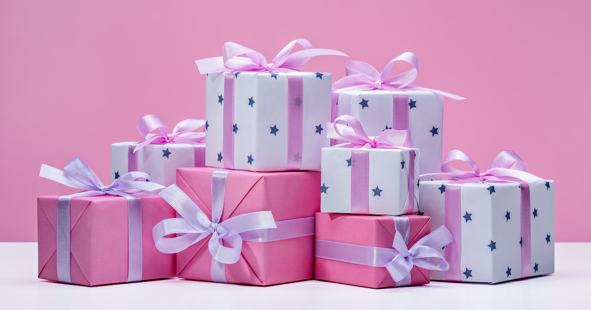 gifts-boxes-set-gifts-christmas-birthday-new-year-boxes-are-packed-elegant-paper-decorated-with-ribbons
