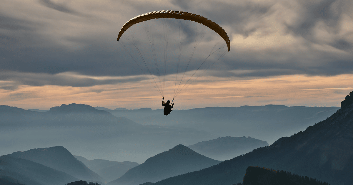 sportove-aktivity-v-lete-paragliding
